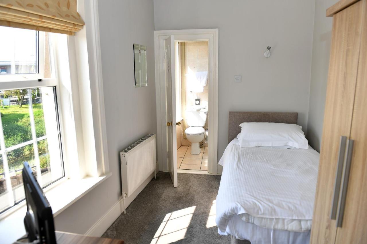 Railway House Guest House Mullingar Eksteriør billede
